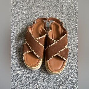 Platform Sandals with Stitching Suede Detail